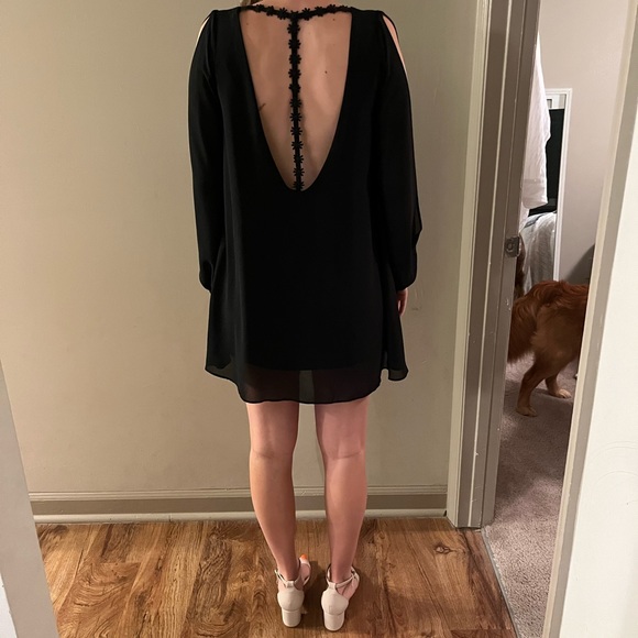 Black open back flowy dress! - Picture 2 of 7